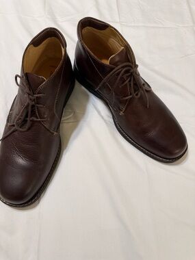 Men’s Johnston & Murphy Brown Leather Chukka Boots – Classic Lace-Up Dress